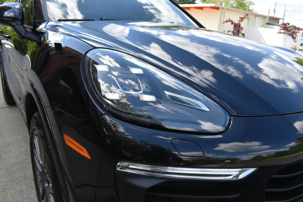 Used 2018 Porsche Cayenne Platinum Edition AWD/4WD image 41