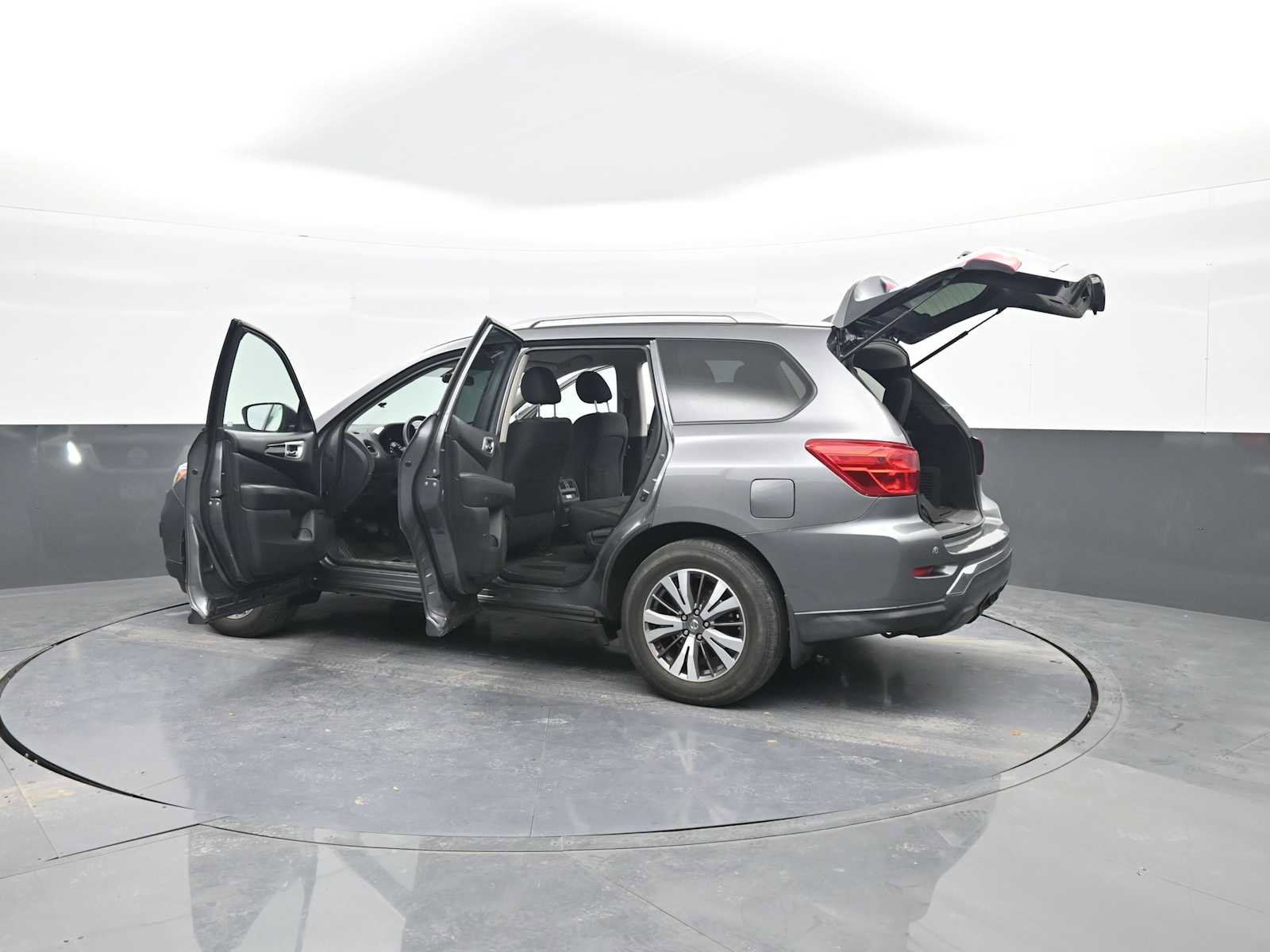 Used 2020 Nissan Pathfinder S image 48