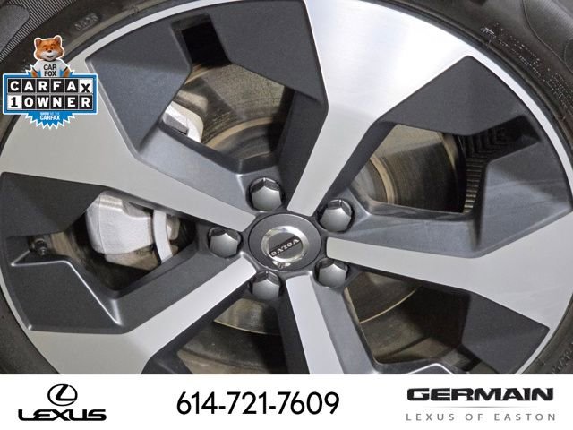 Used 2025 Volvo XC40 B5 Plus image 13