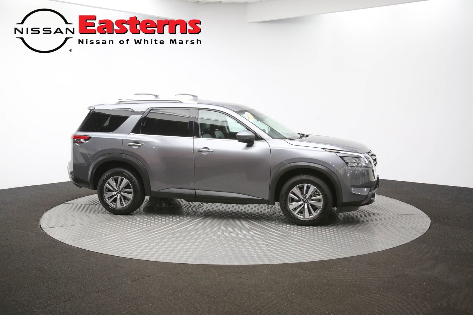 Used 2023 Nissan Pathfinder SL image 45