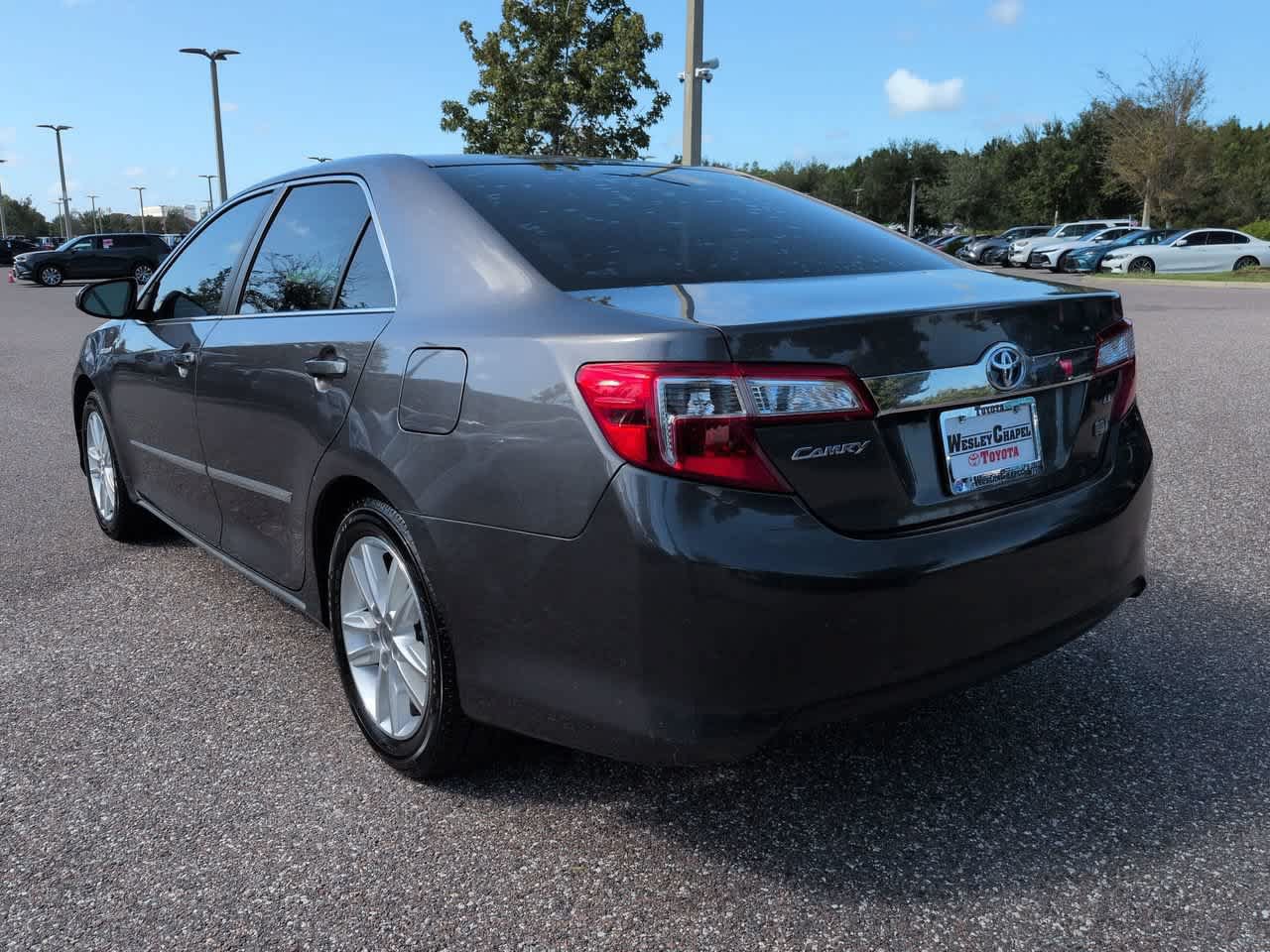 Used 2014 Toyota Camry LE FWD image 4