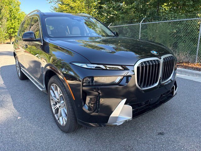Certified 2026 BMW X7 xDrive40i w/ Executive Package AWD/4WD image 3