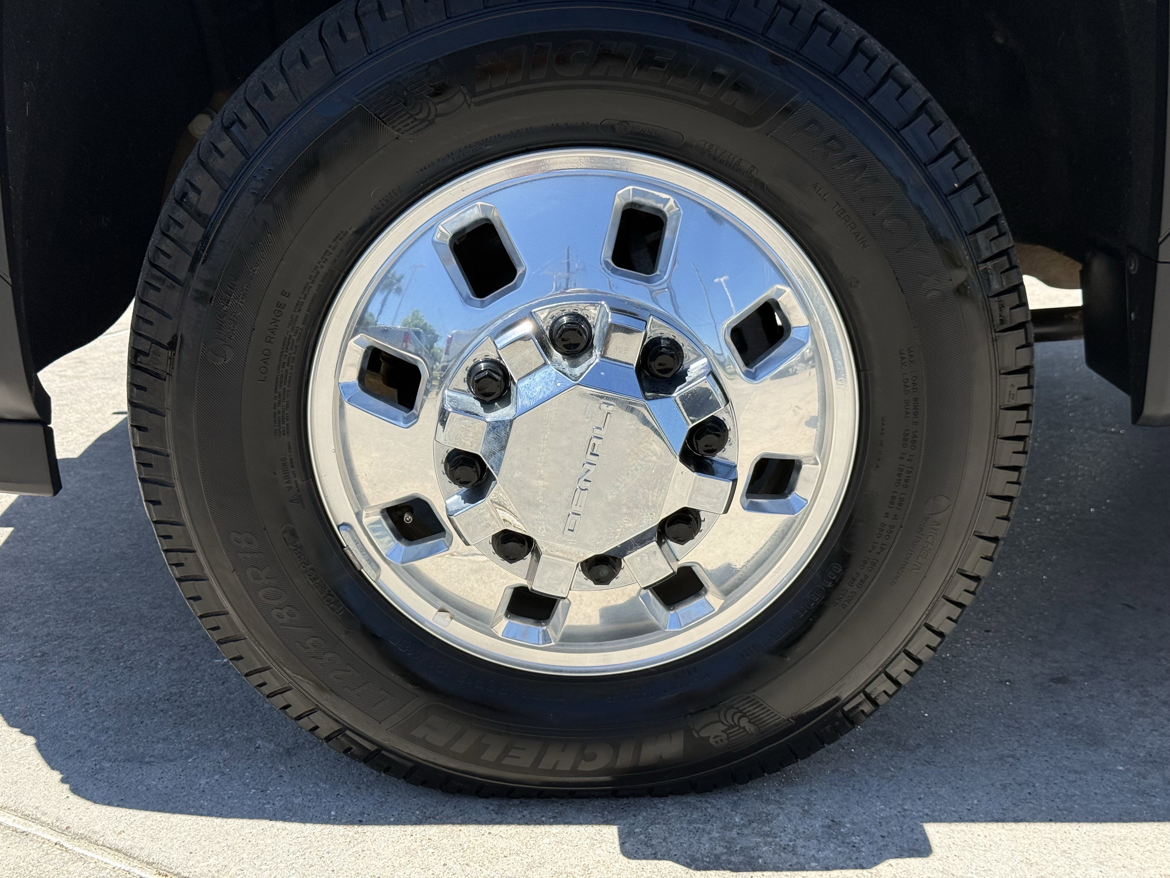 Used 2025 GMC Sierra 3500 Denali AWD/4WD image 12