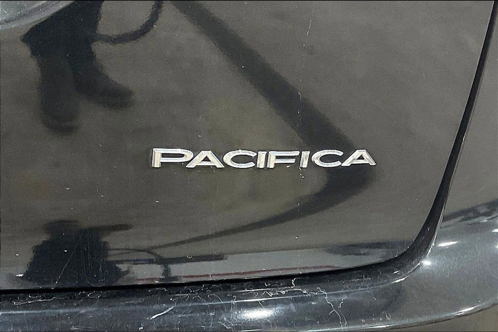 Used 2018 Chrysler Pacifica Touring Plus image 8