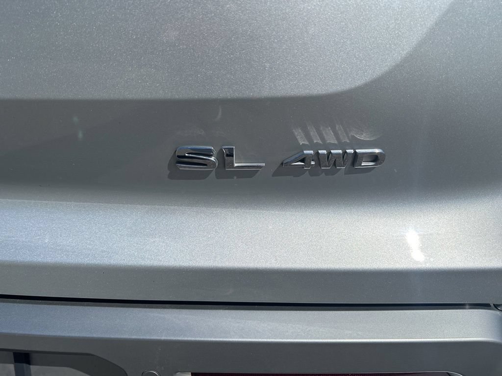 Used 2025 Nissan Pathfinder SL AWD/4WD image 10