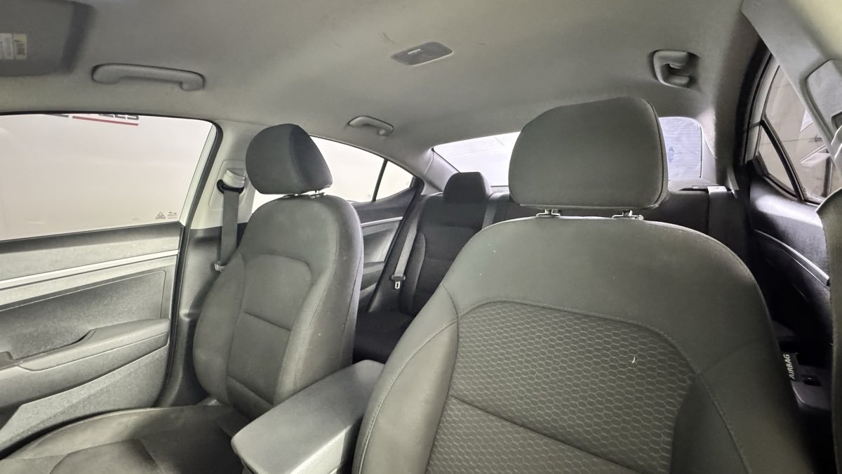 Used 2020 Hyundai Elantra SE w/ Cargo Package (C1) FWD image 14