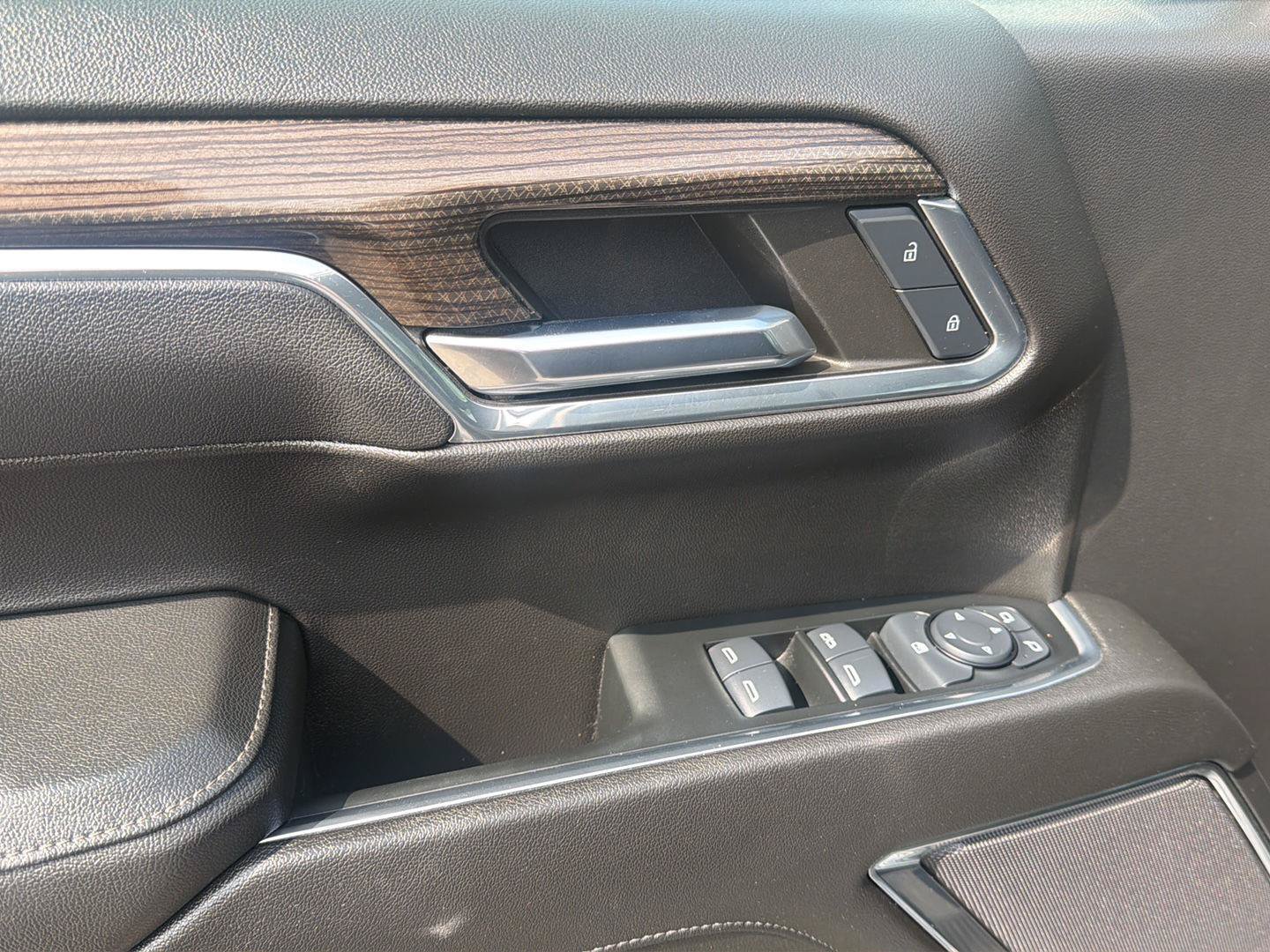 Used 2024 Chevrolet Silverado 1500 LT AWD/4WD image 12