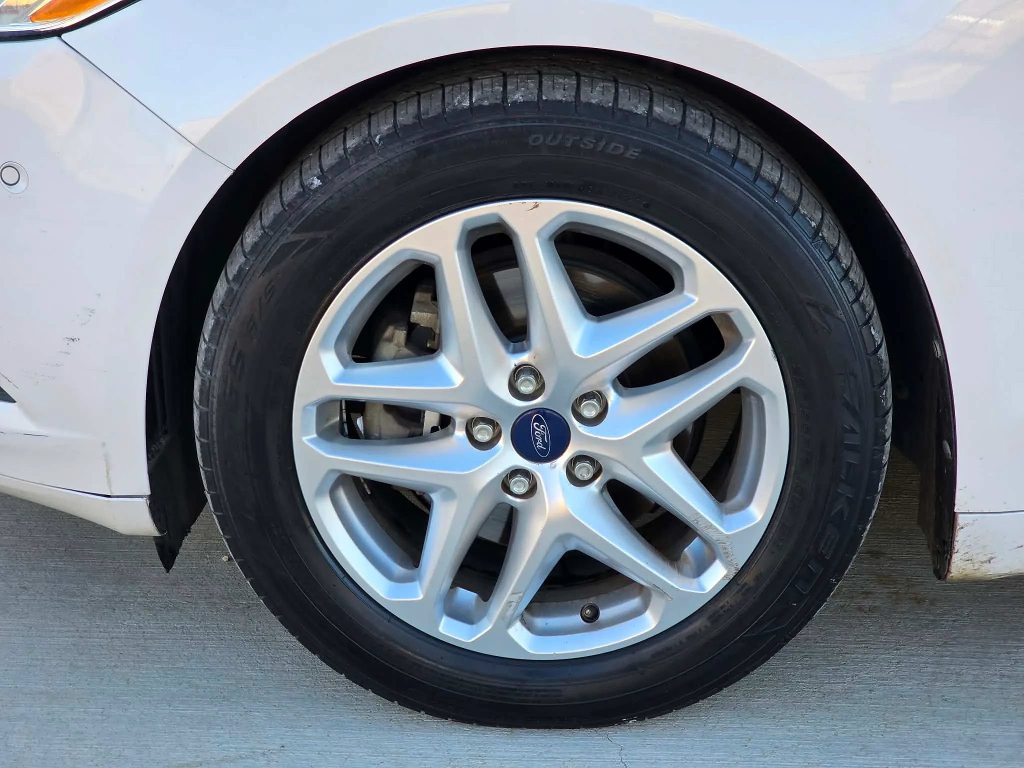 Used 2013 Ford Fusion SE FWD image 25