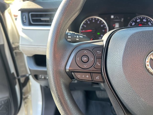 Used 2020 Toyota RAV4 XLE image 18