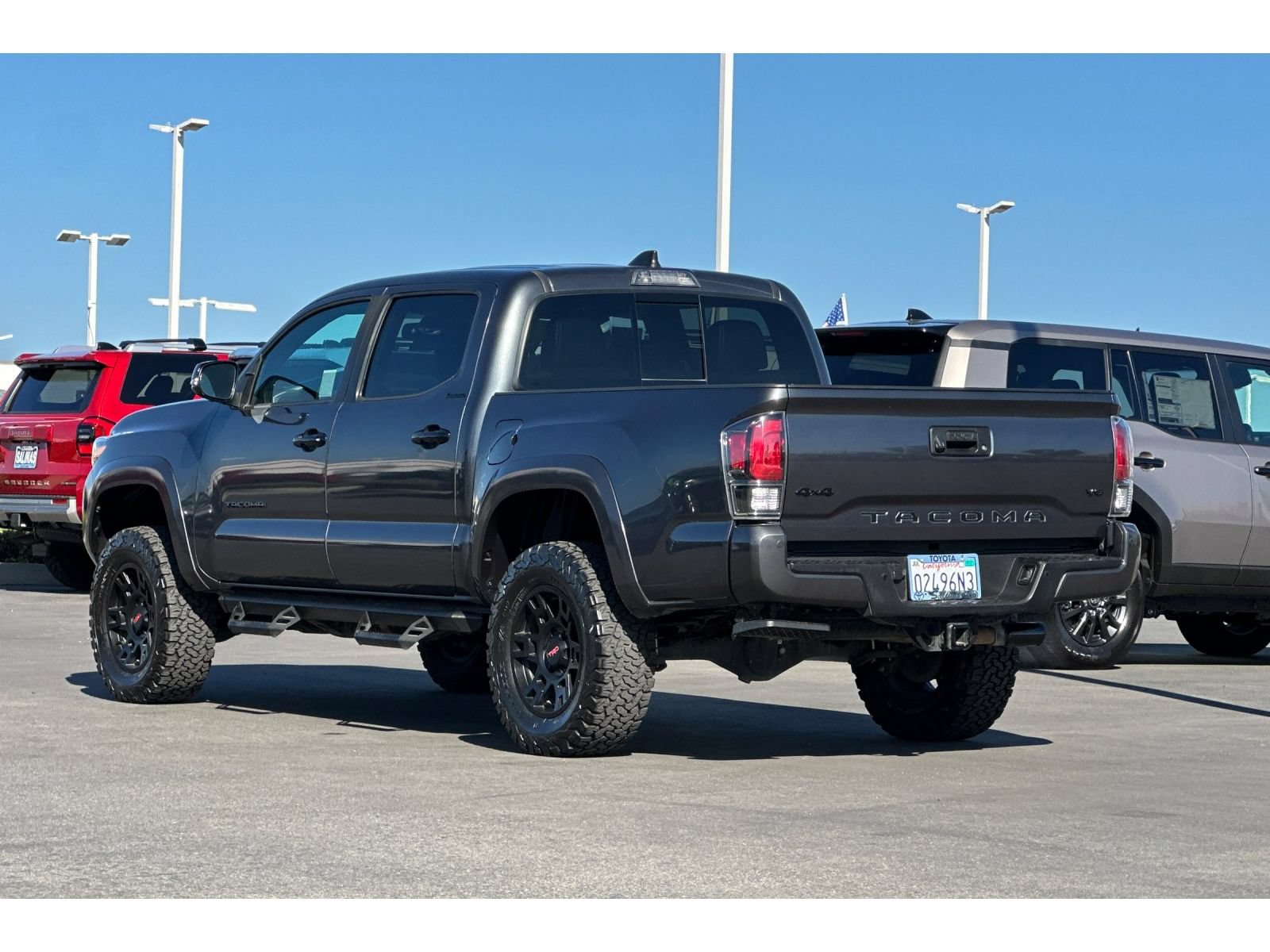 Used 2022 Toyota Tacoma Limited w/ Nightshade Package AWD/4WD image 6