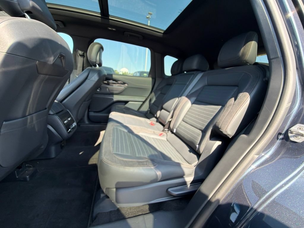 Used 2024 Lincoln Nautilus Reserve w/ Equipment Group 202A AWD/4WD image 11