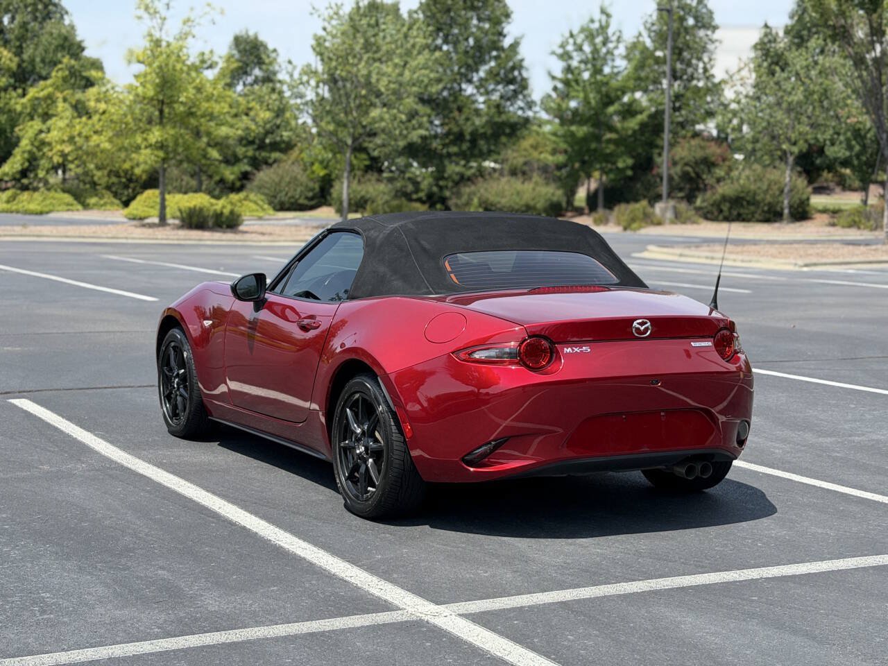 Used 2020 MAZDA MX-5 Miata Sport RWD image 5