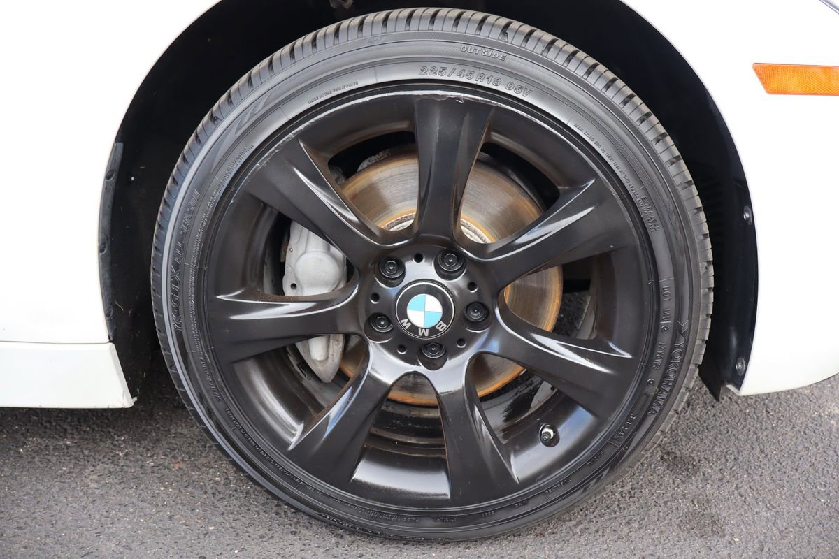 Used 2015 BMW 335i xDrive Sedan AWD/4WD image 45