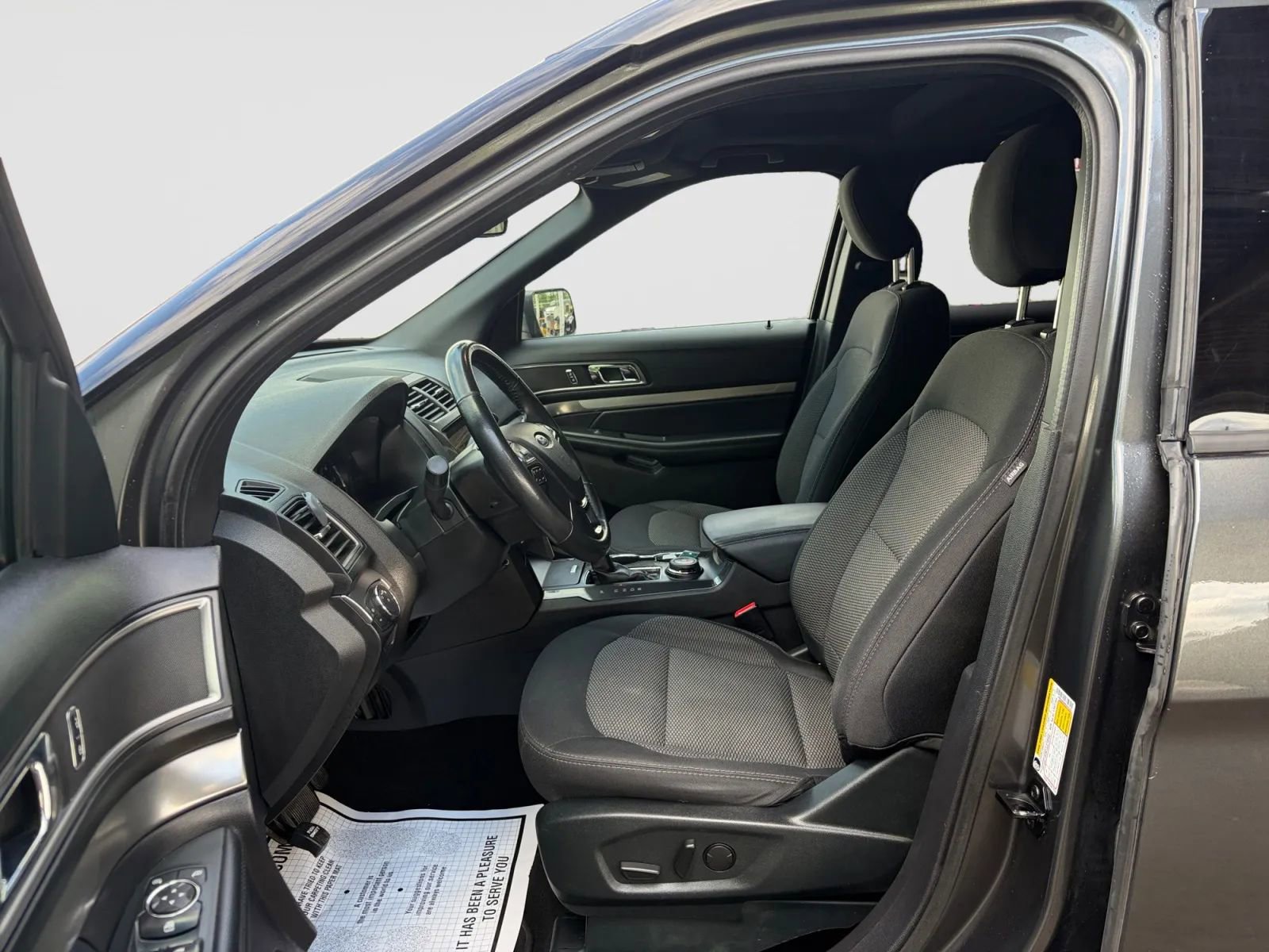 Used 2019 Ford Explorer XLT w/ Equipment Group 201A AWD/4WD image 12