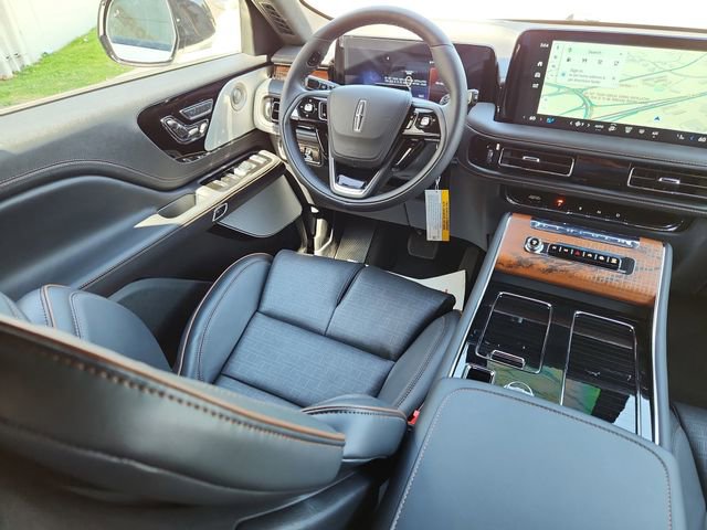 New 2025 Lincoln Aviator Black Label w/ Black Label Special Edition image 10