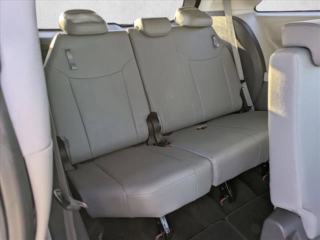Used 2023 Toyota Sienna XLE FWD image 18