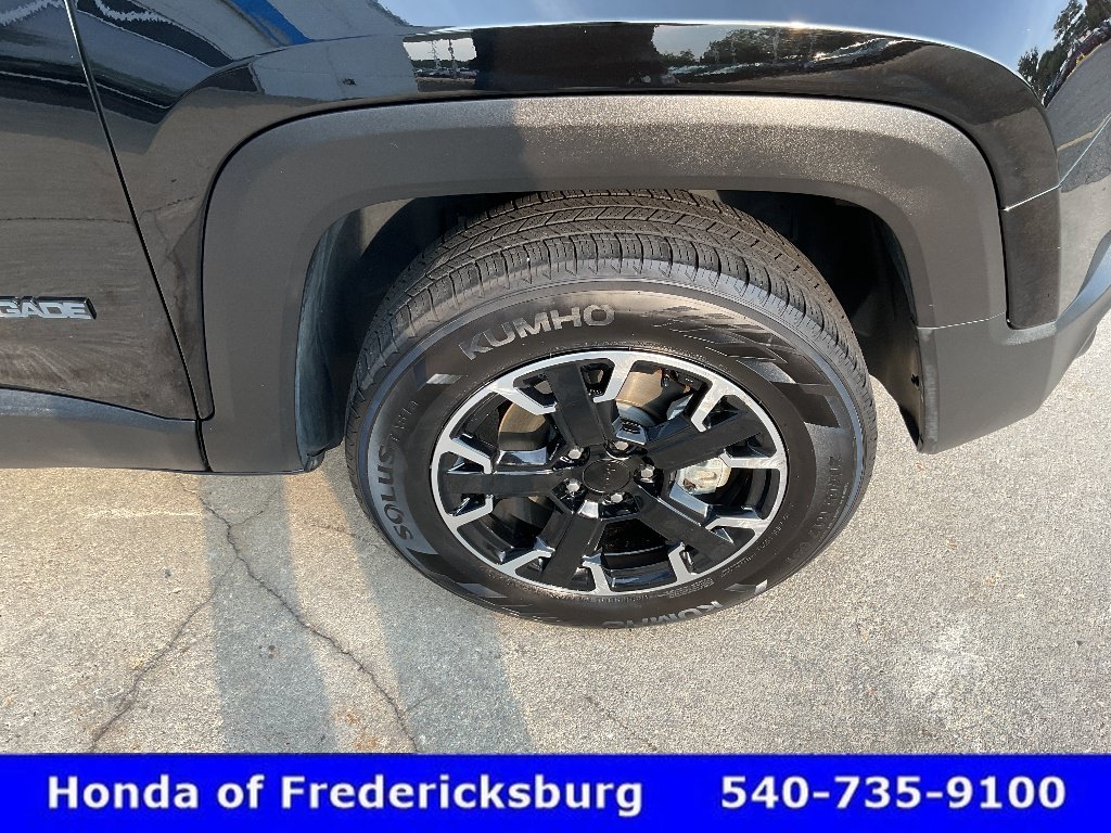Used 2023 Jeep Renegade Latitude AWD/4WD image 13