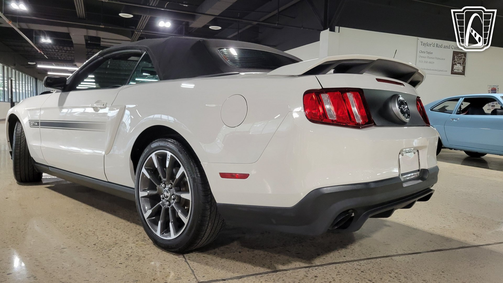 Used 2011 Ford Mustang GT Premium w/ Electronics Pkg RWD image 29