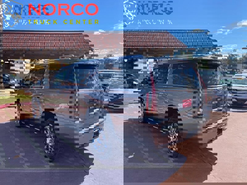 Used 2019 Cadillac Escalade ESV Luxury image 7