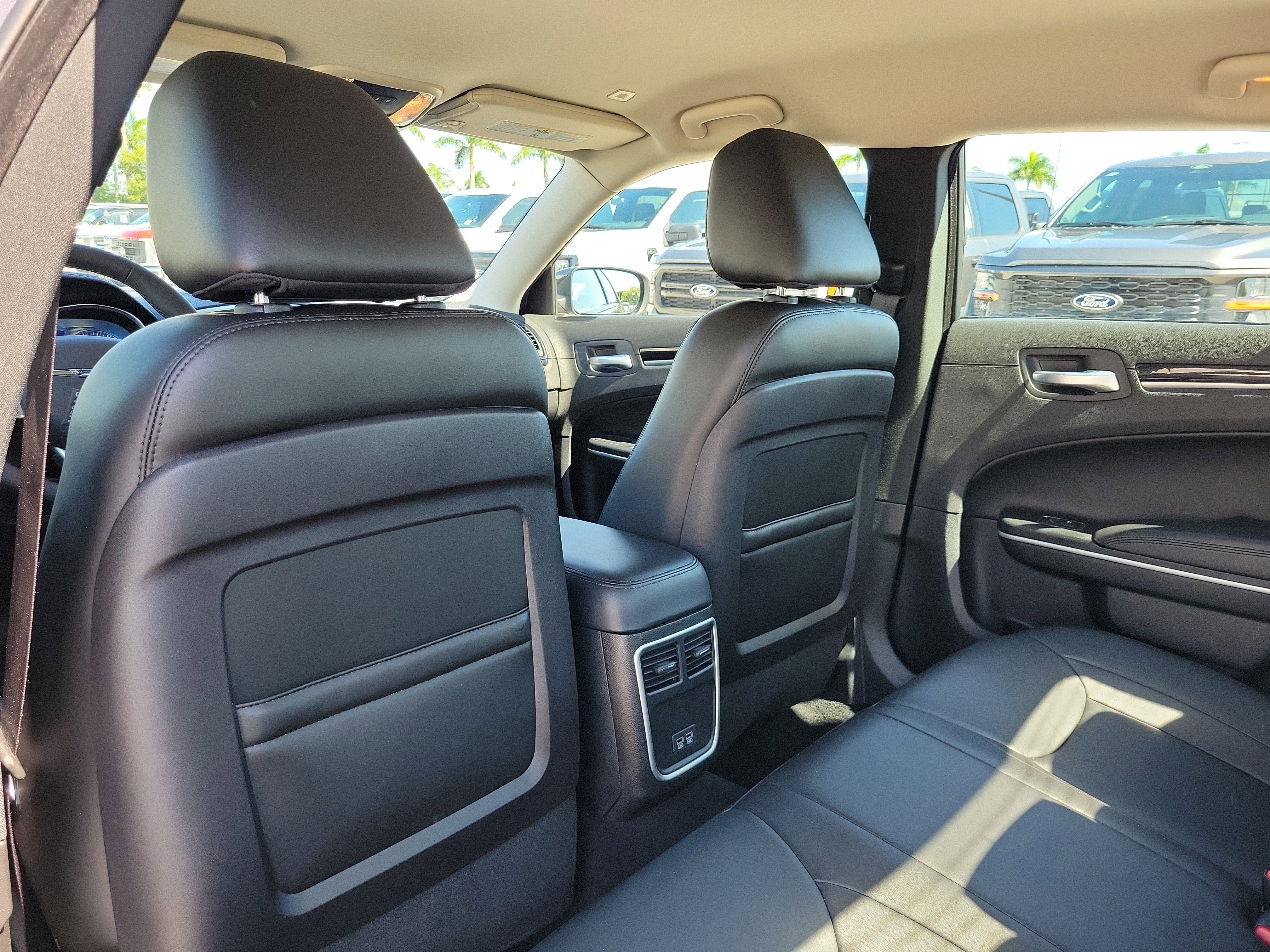 Used 2023 Chrysler 300 Touring L RWD image 13