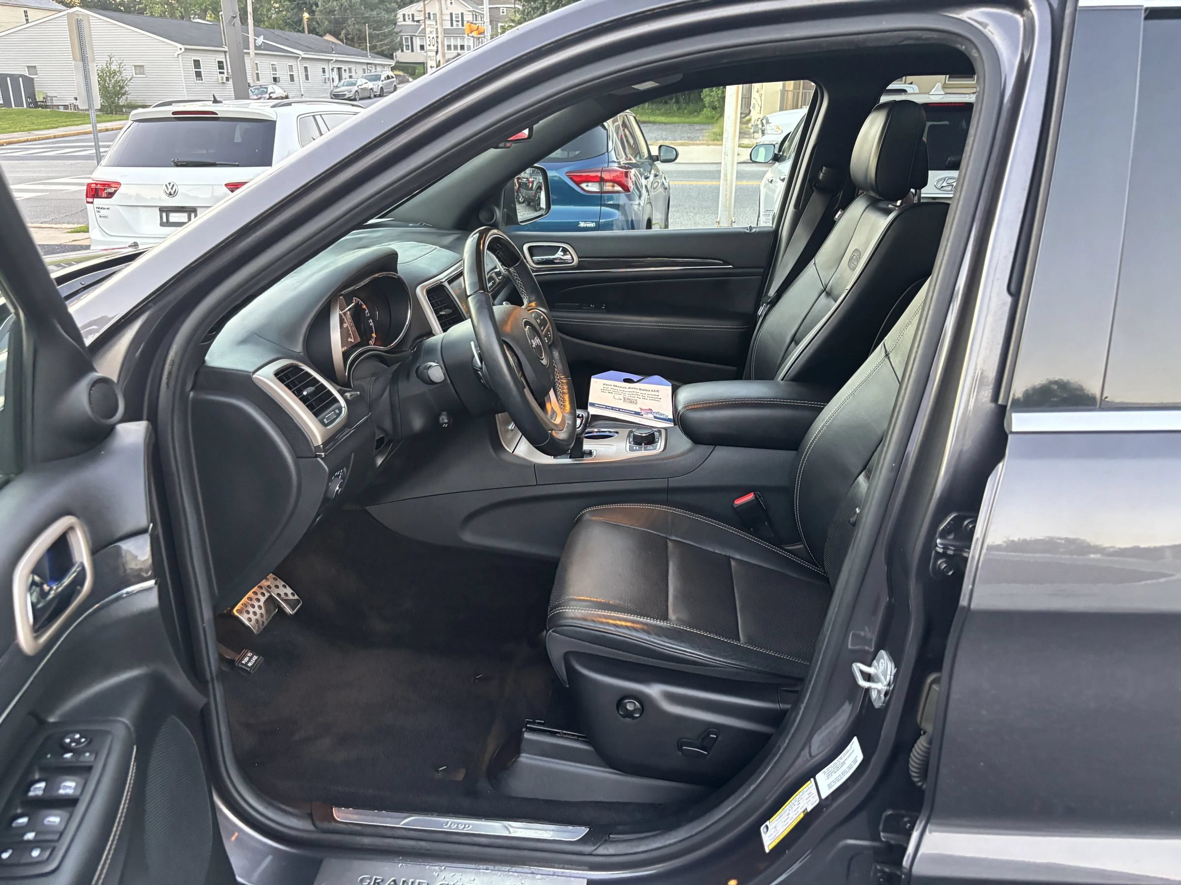 Used 2014 Jeep Grand Cherokee Overland AWD/4WD image 14