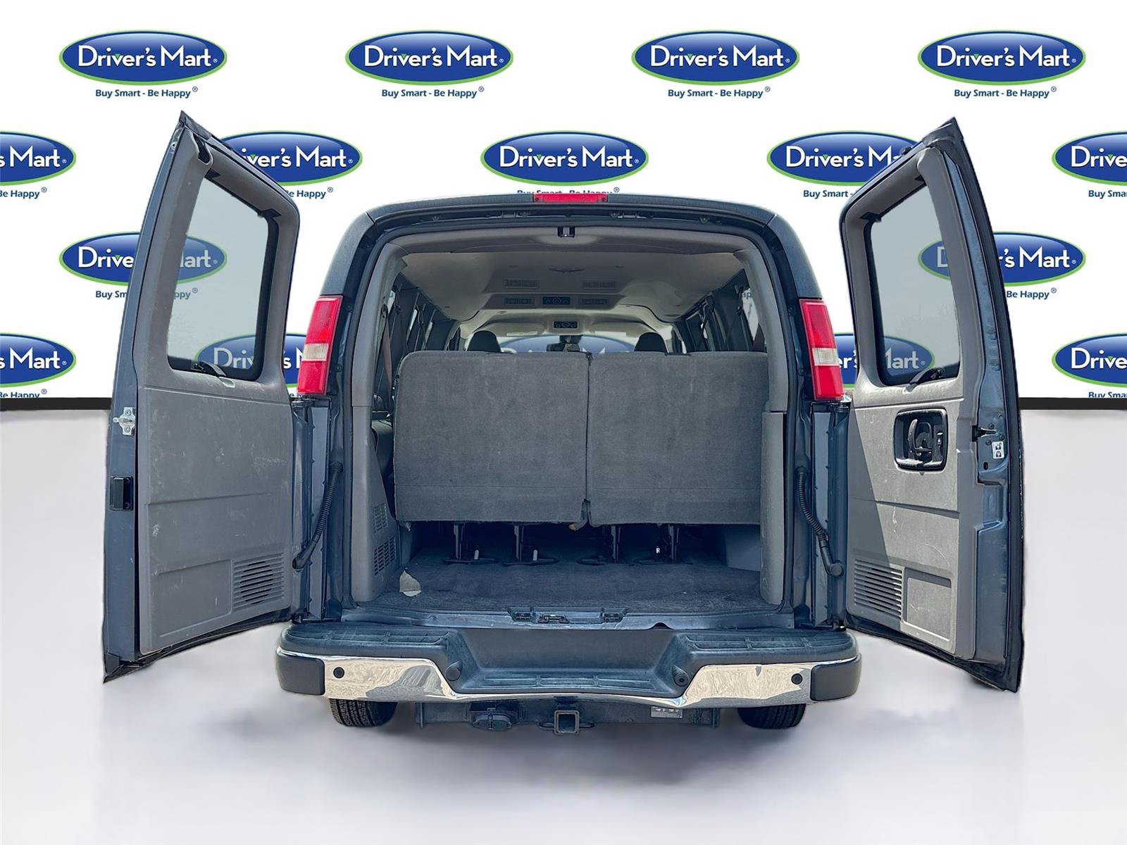 Used 2019 Chevrolet Express 3500 LT w/ LT Preferred Equipment Group RWD image 23