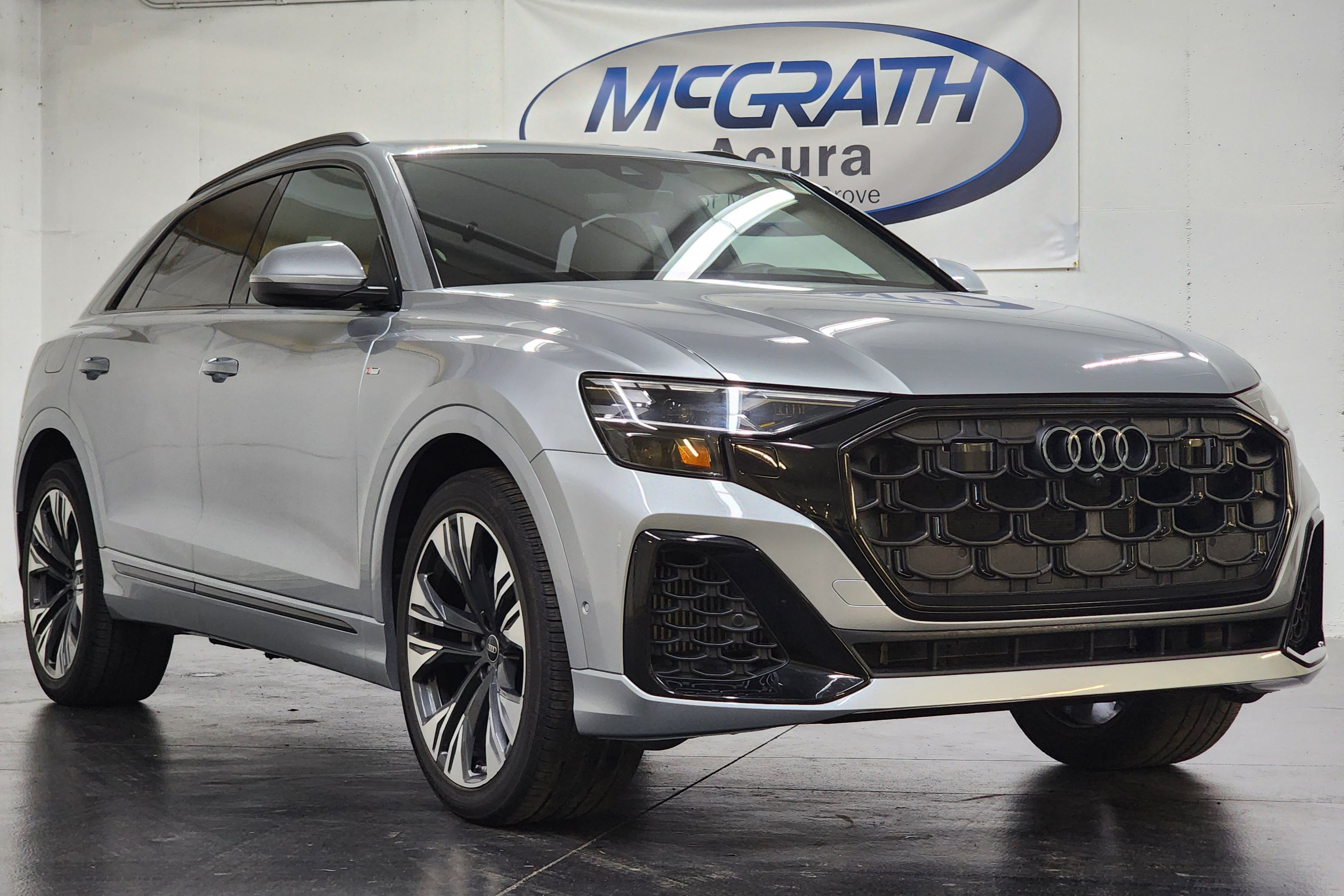 Used 2025 Audi Q8 Prestige AWD/4WD image 2