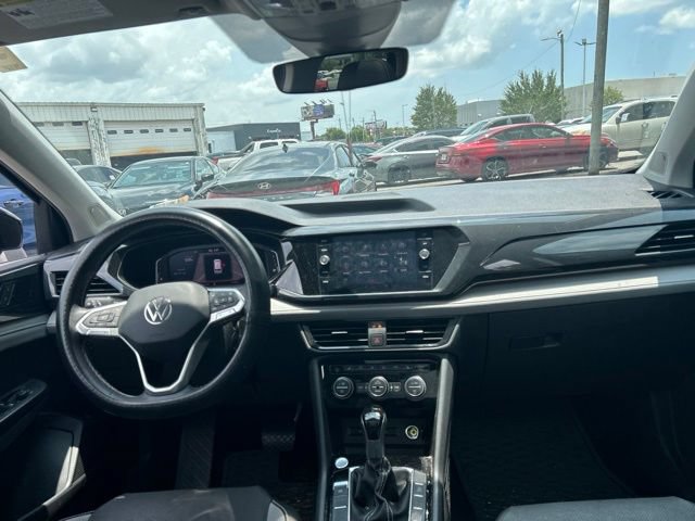 Used 2022 Volkswagen Taos SEL FWD image 15