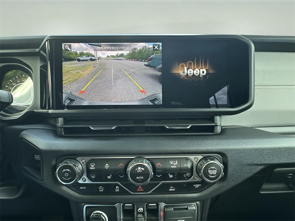 New 2025 Jeep Gladiator Willys image 18