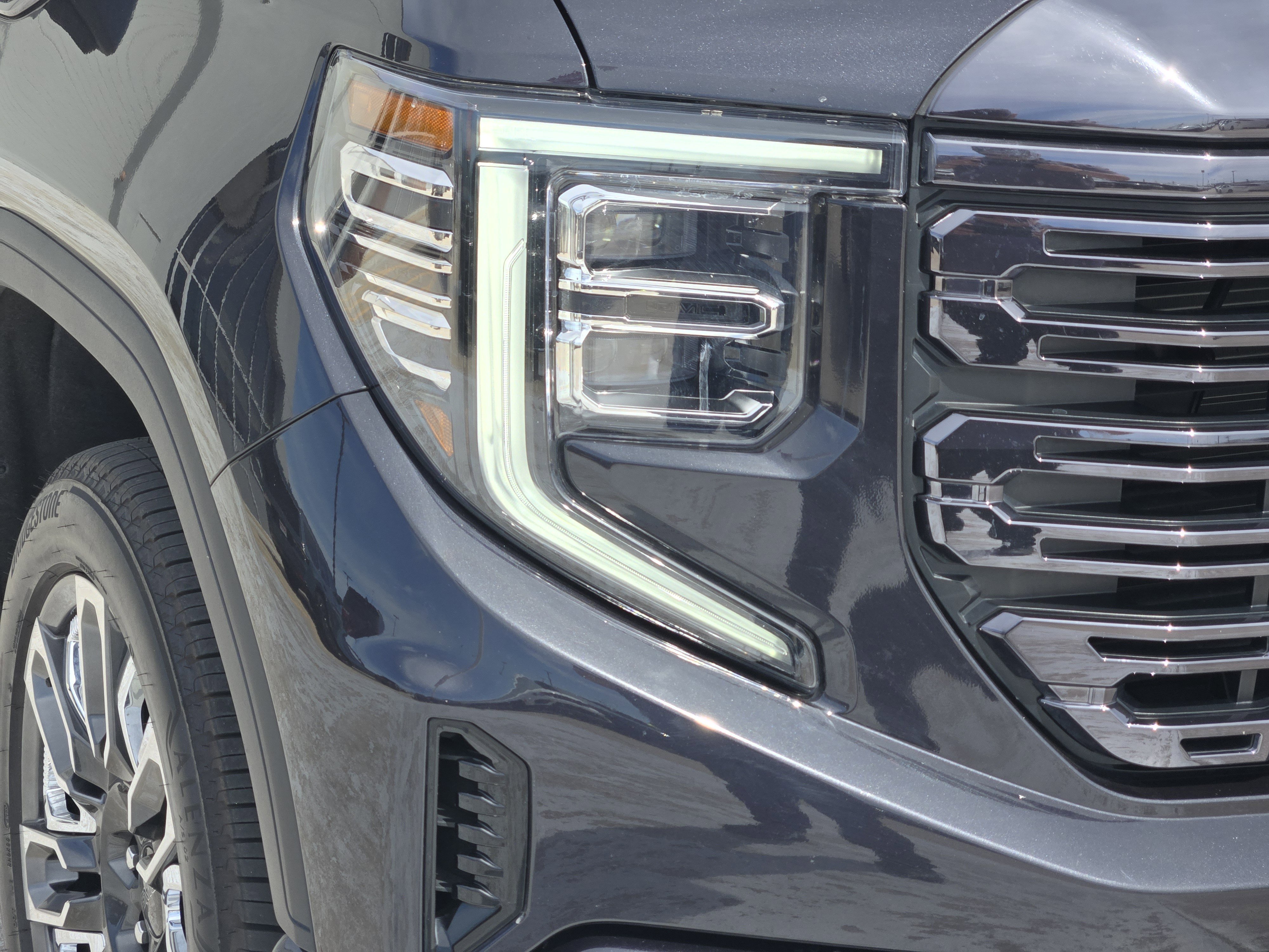 Used 2023 GMC Sierra 1500 Denali Ultimate image 10