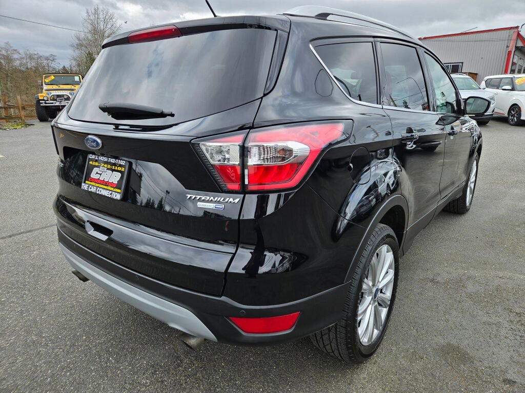 Used 2017 Ford Escape Titanium image 5