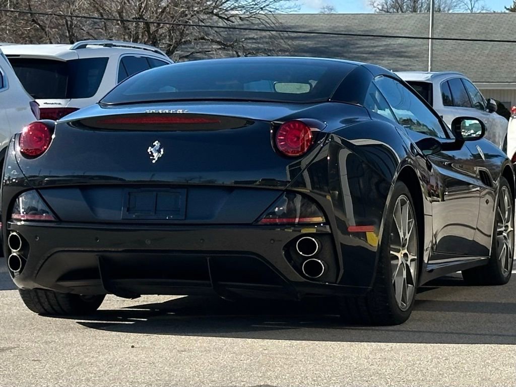 Used 2010 Ferrari California image 10