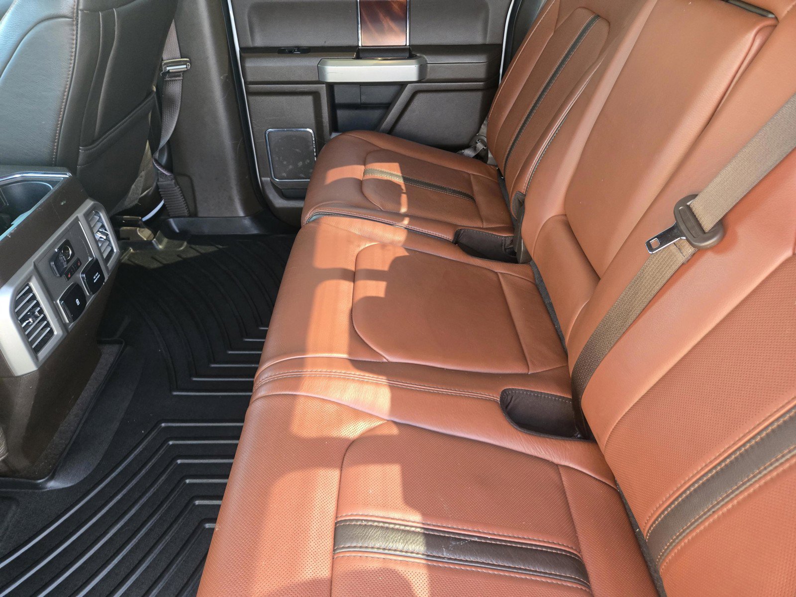 Used 2018 Ford F150 King Ranch w/ Equipment Group 601A Luxury AWD/4WD image 5
