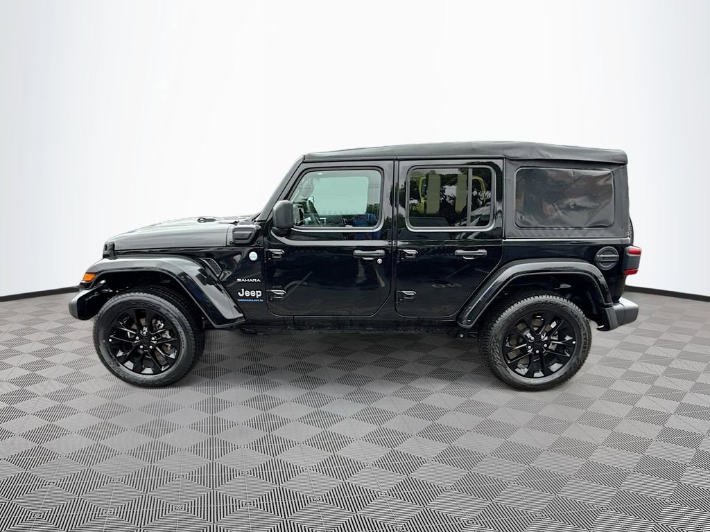 Used 2023 Jeep Wrangler Unlimited Sahara AWD/4WD image 9