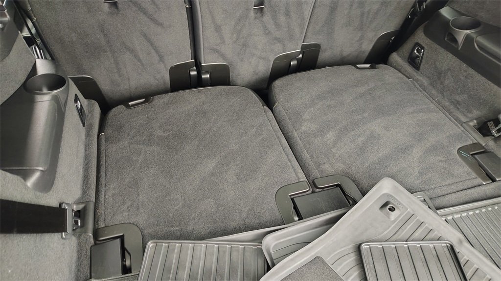 Used 2018 Volvo XC90 T6 R-Design w/ Convenience Package image 32