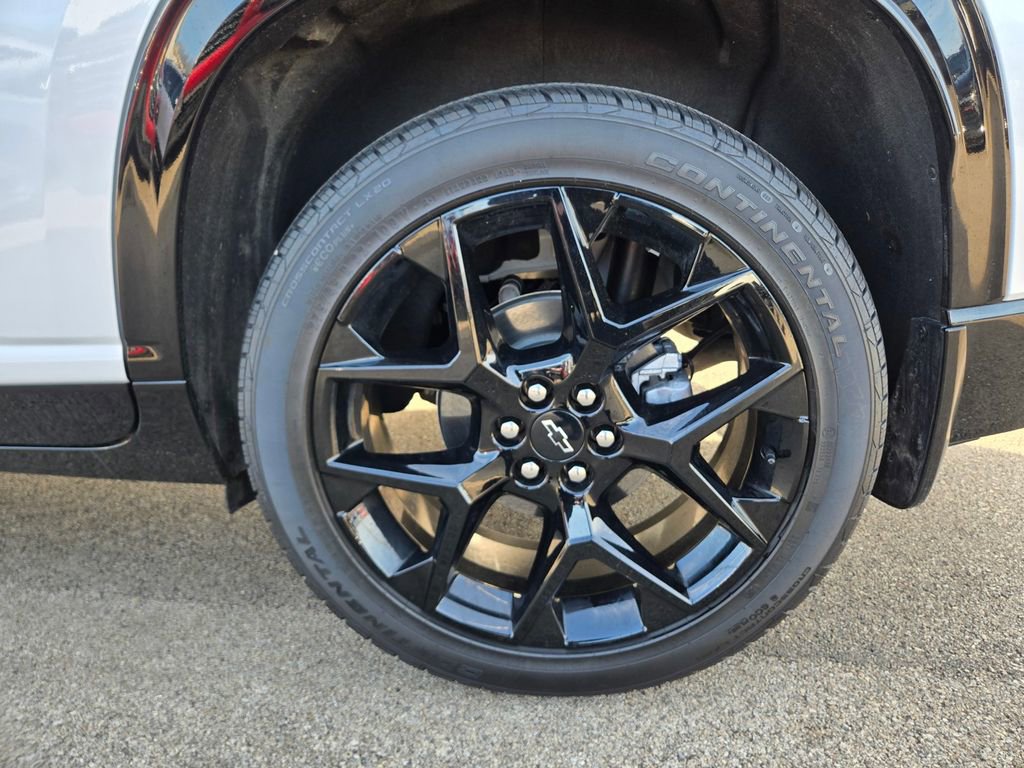 Used 2025 Chevrolet Traverse RS image 46