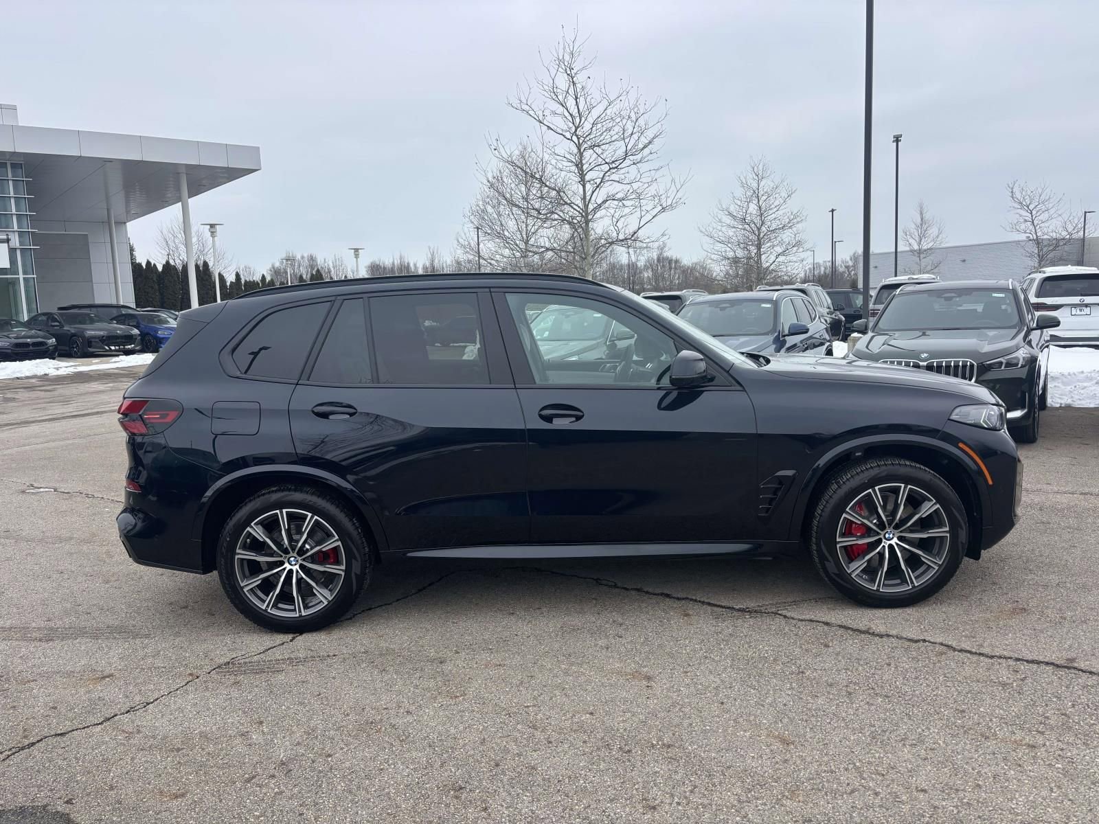 New 2026 BMW X5 xDrive40i w/ M Sport Package AWD/4WD image 8