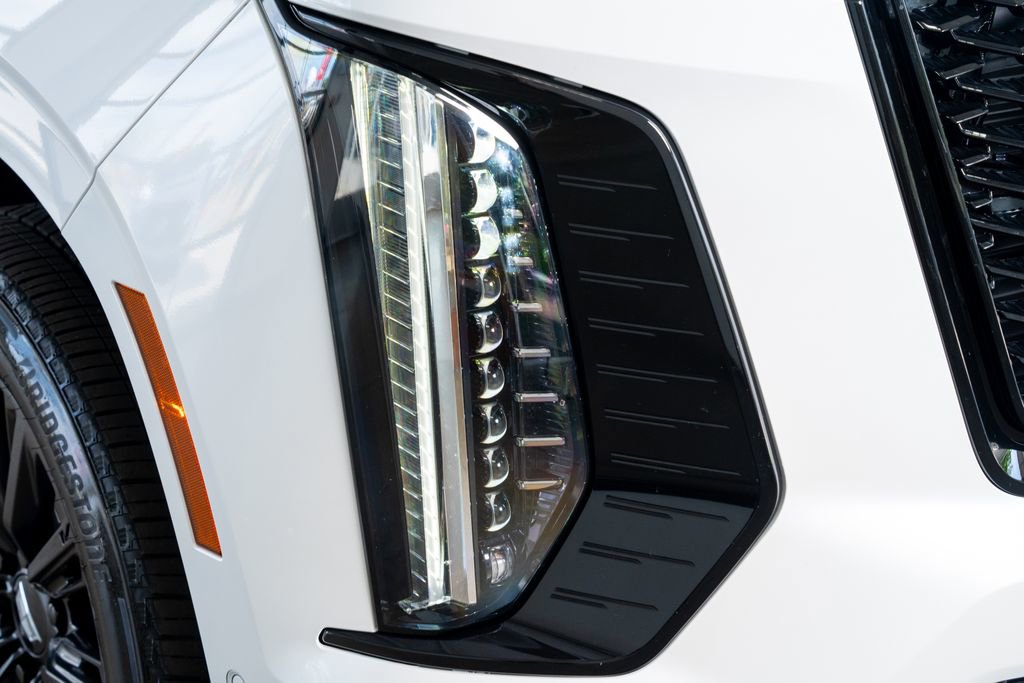 Used 2025 Cadillac Escalade ESV Sport w/ LPO, ONYX Package image 18