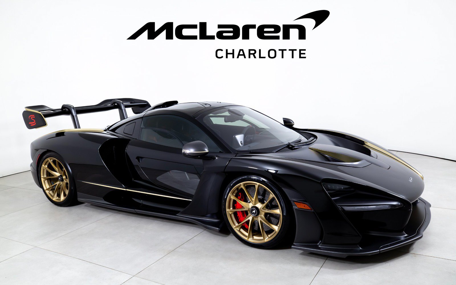 Used 2019 McLaren Senna RWD image 2