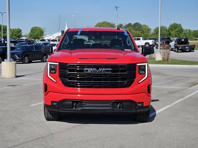 Used 2023 GMC Sierra 1500 Elevation w/ LPO, Elevation Black Package AWD/4WD image 2