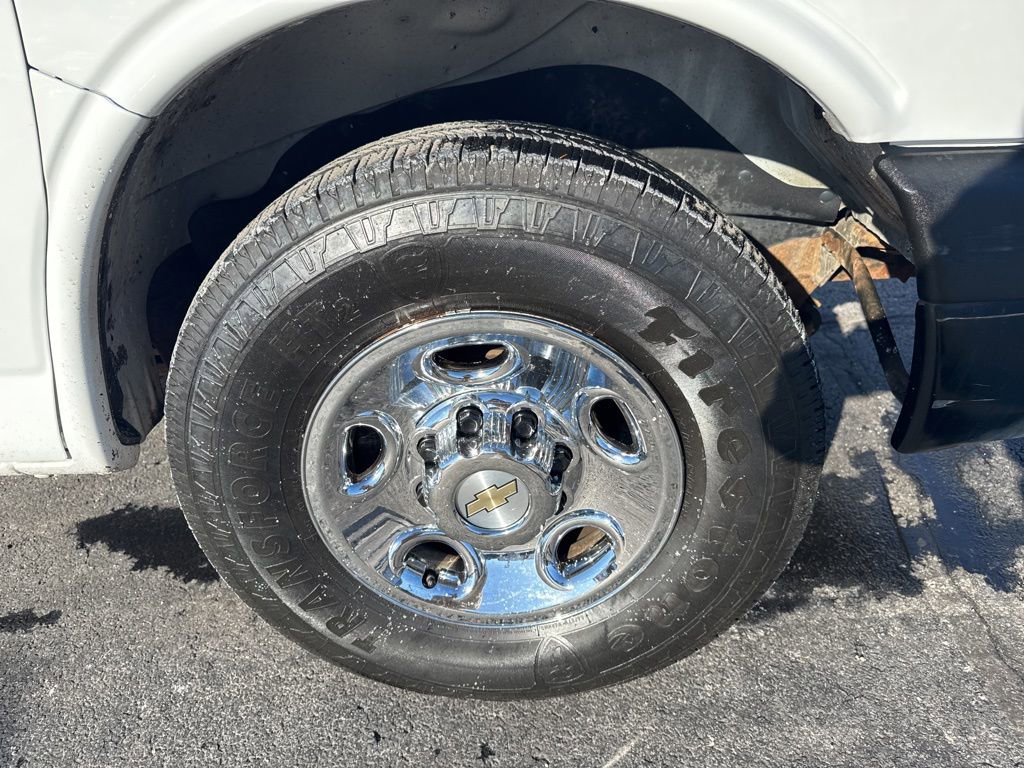 Certified 2015 Chevrolet Express 2500 image 30