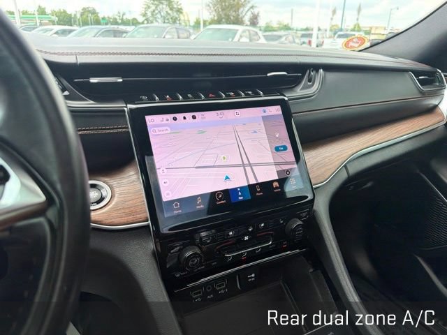 Used 2021 Jeep Grand Cherokee L Summit w/ Luxury Tech Group V AWD/4WD image 37