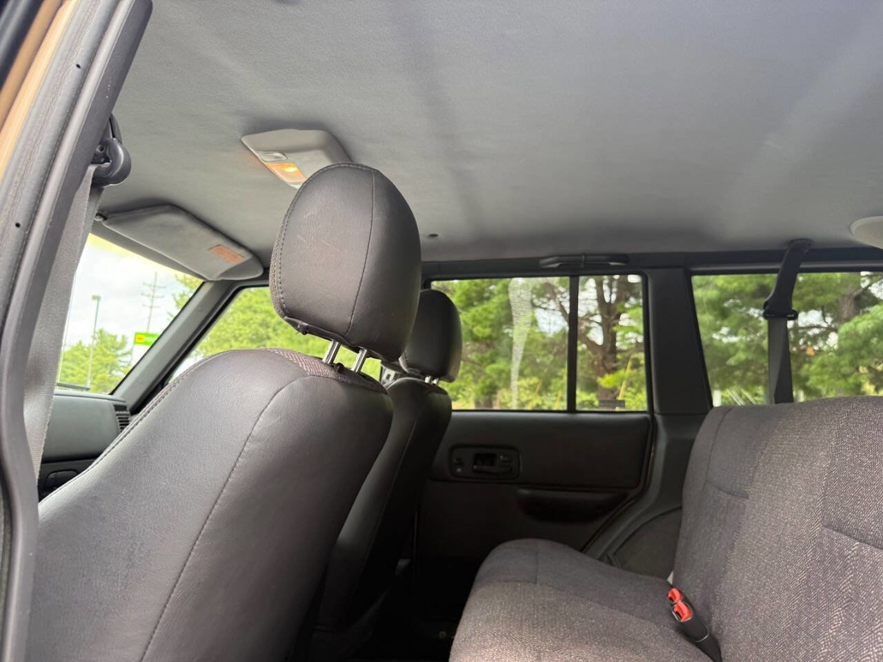 Used 1999 Jeep Cherokee Classic image 65