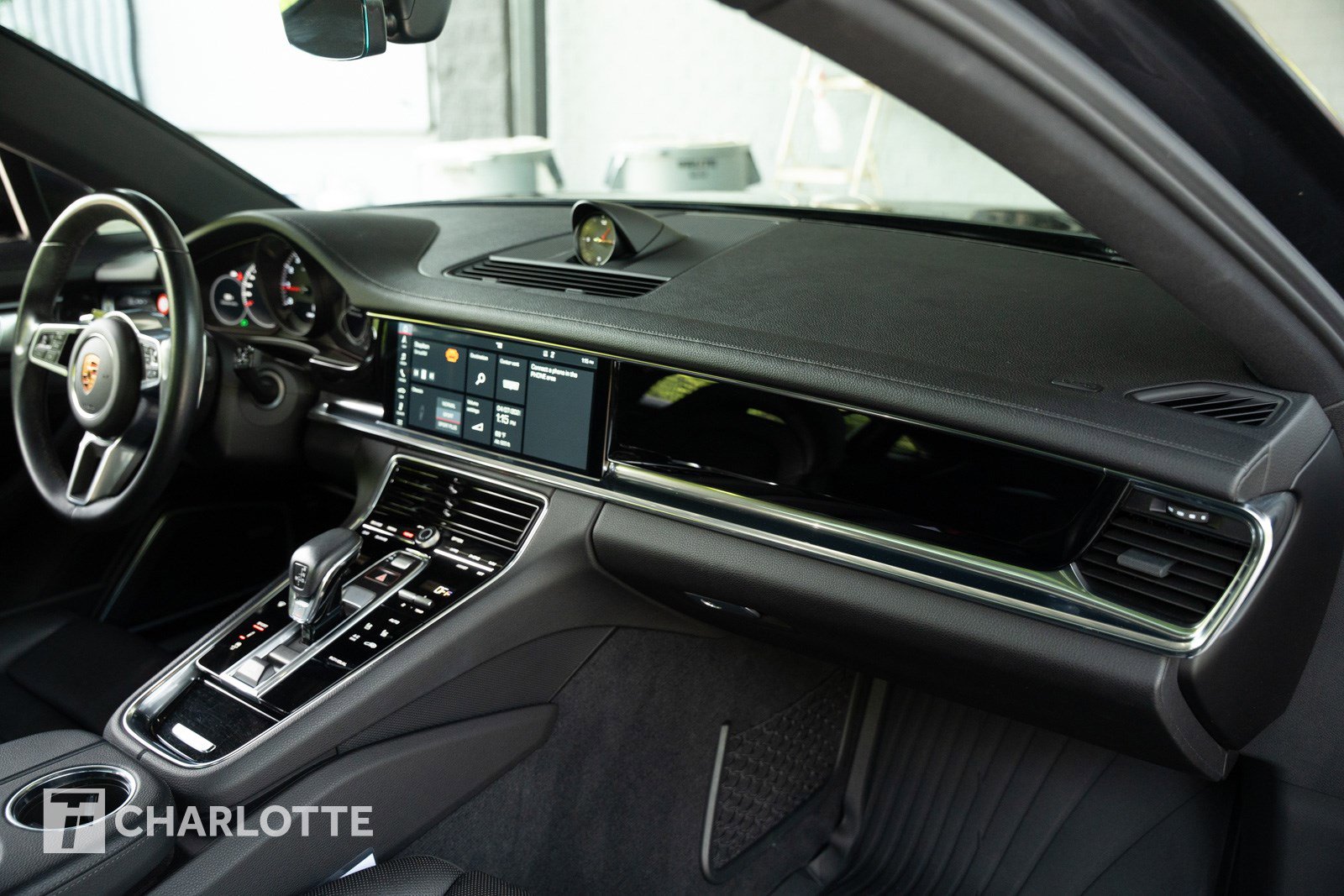 Used 2020 Porsche Panamera 4 image 30