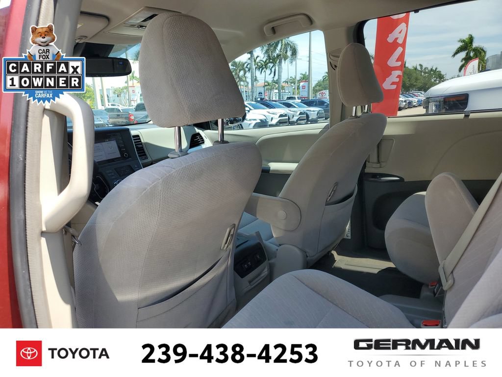 Certified 2018 Toyota Sienna LE FWD image 23