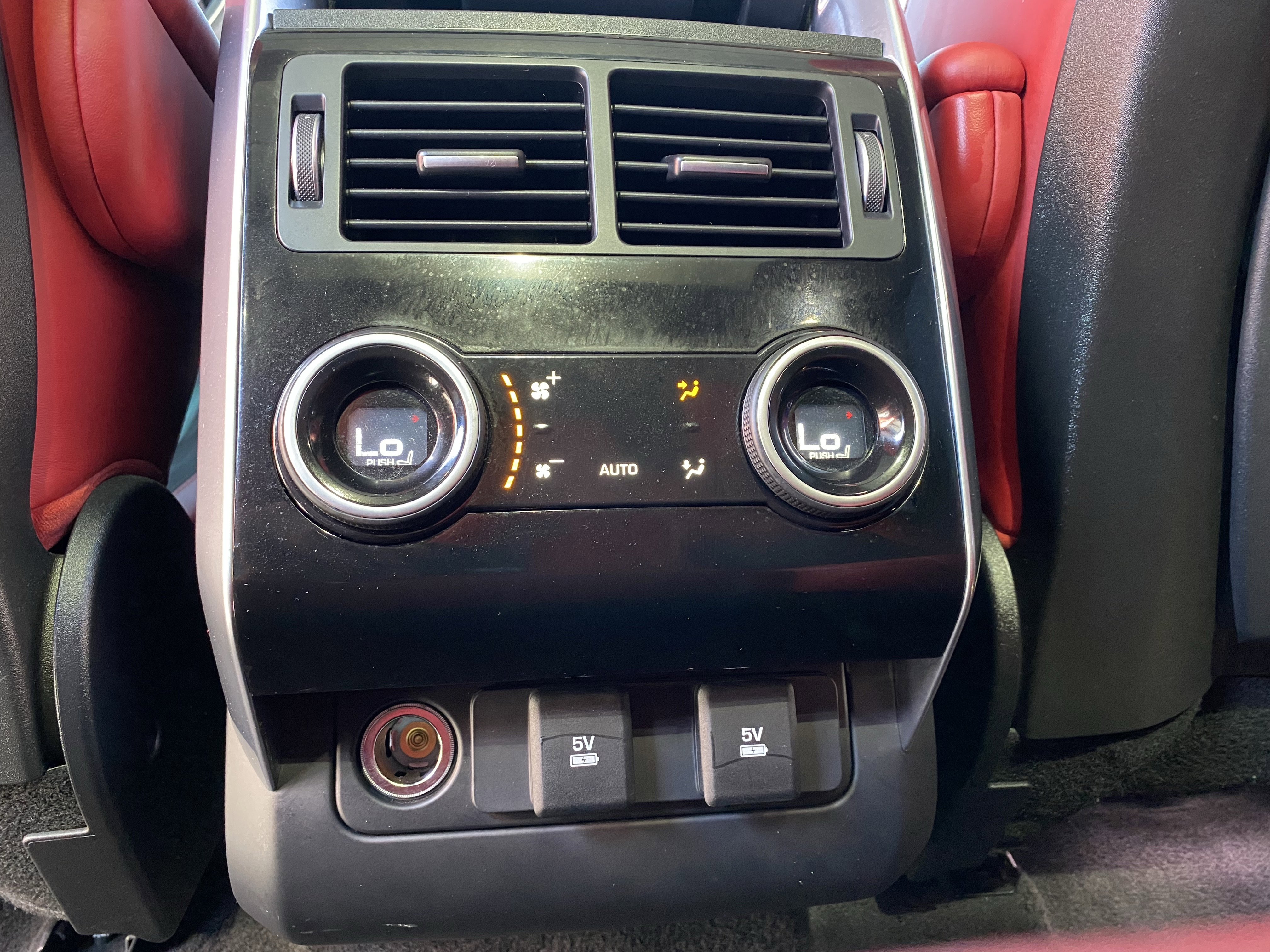 Used 2021 Land Rover Range Rover Sport HST image 16