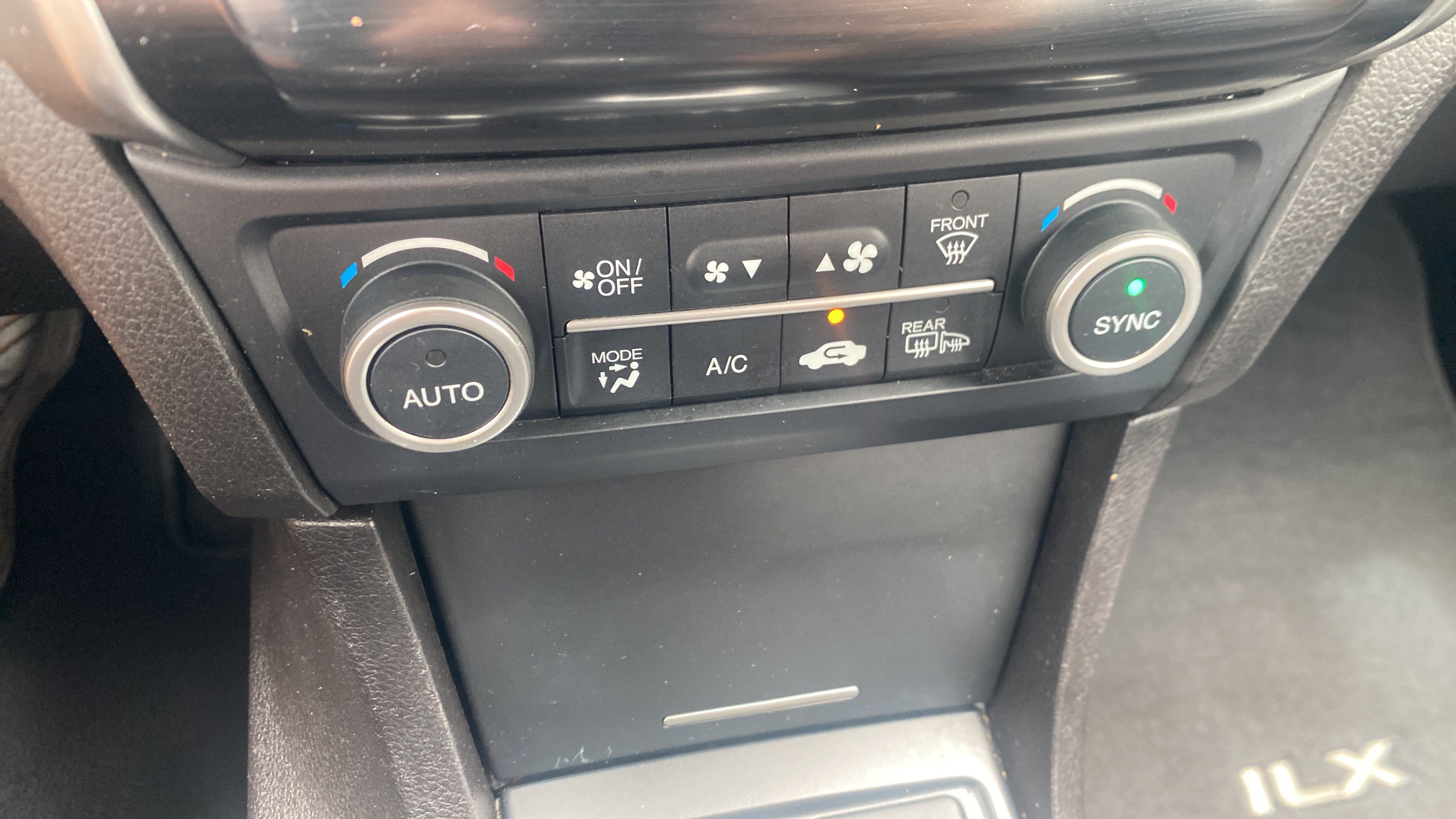 Used 2017 Acura ILX FWD image 22