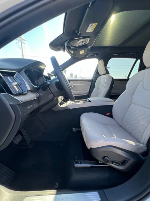 New 2026 Volvo XC90 T8 Plus w/ Protection Package AWD/4WD image 24