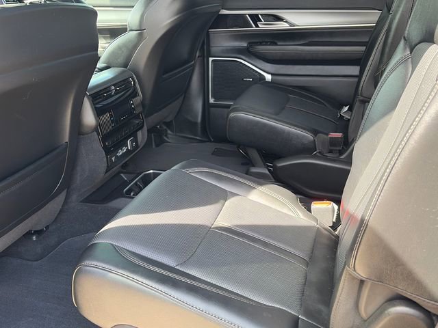 Used 2024 Jeep Wagoneer Series II image 8