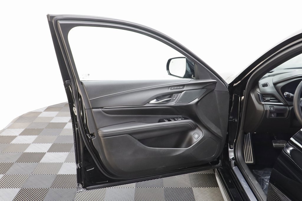 Used 2025 Cadillac CT4 V Blackwing w/ Driver Assist Package image 5